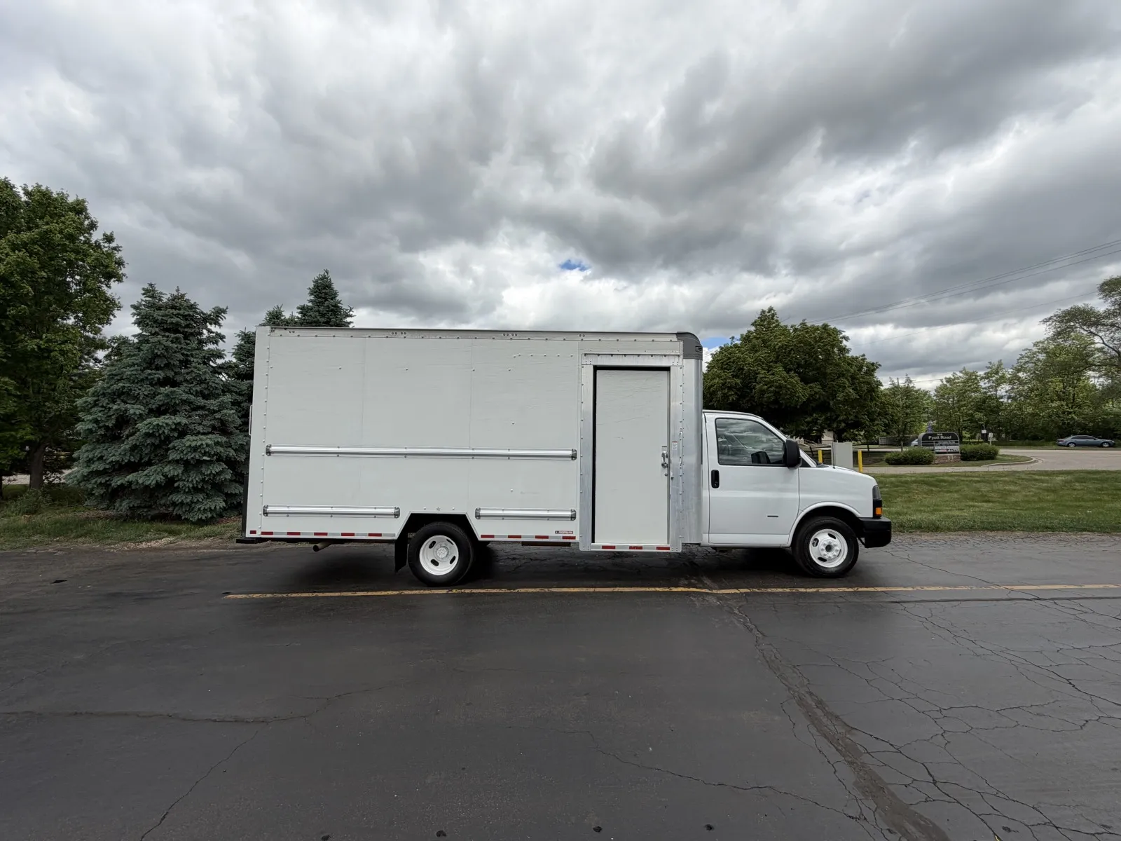 White 2022 GMC Savana 3500 16 FT Box Truck with Shelves and Side Door for sale in Crystal Lake, IL