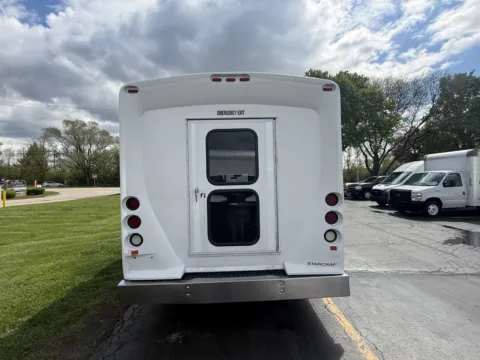 More photos of 2016 Ford E-Series 15 Passenger Shuttle Bus at Signature Truck Center, IL