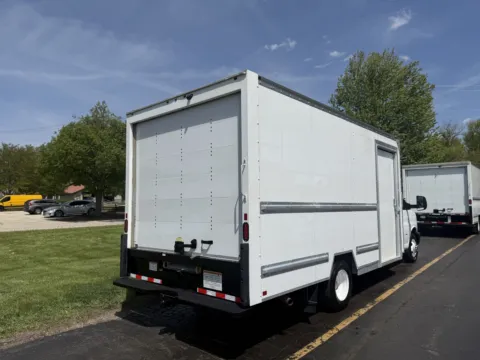 More photos of 2022 GMC Savana 3500 at Signature Truck Center, IL