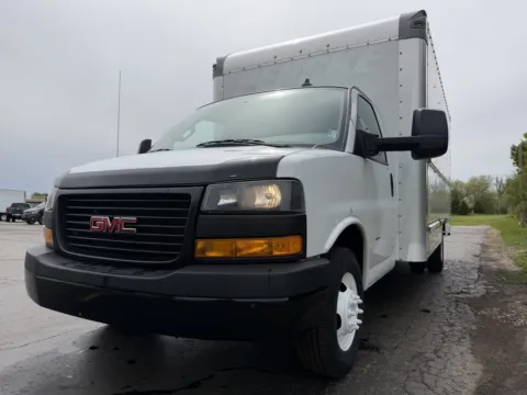 More photos of 2022 GMC Savana 16 FT Box Truck with Shelves and Side Door at Signature Truck Center, IL