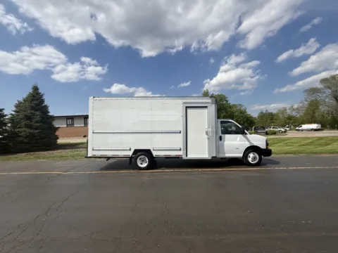 White 2022 GMC Savana 3500 16 FT Box Truck with Side Door for sale in Crystal Lake, IL