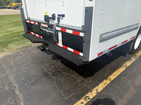 More photos of 2022 GMC Savana 3500 16 FT Box Truck with Side Door at Signature Truck Center, IL
