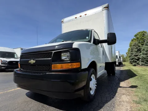 More photos of 2017 Chevrolet Express G4500 16 FT Box Truck with Large Side Roll Up Door at Signature Truck Center, IL