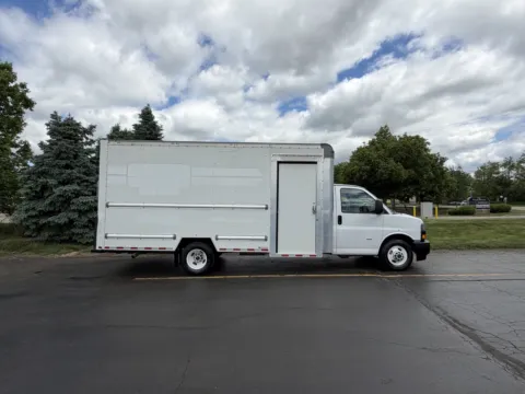 White 2022 GMC Savana 3500 16 FT Box Truck with Shelving and Side Door for sale in Crystal Lake, IL