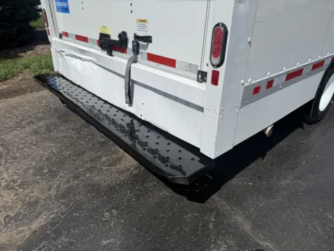 More photos of 2023 Chevrolet Express 4500 16 FT Box Truck Walk-Thru with Shelving and Side Door at Signature Truck Center, IL