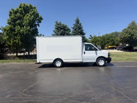 White 2019 GMC Savana 3500 12 FT Box Truck for sale in Crystal Lake, IL