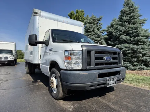 Another view of 2019 Ford E350 16 FT Box Truck for sale in Crystal Lake, IL at Signature Truck Center
