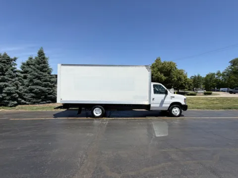 White 2019 Ford E-350 16 FT Box Truck for sale in Crystal Lake, IL