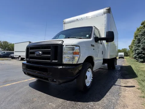 More photos of 2019 Ford E-350 16 FT Box Truck at Signature Truck Center, IL