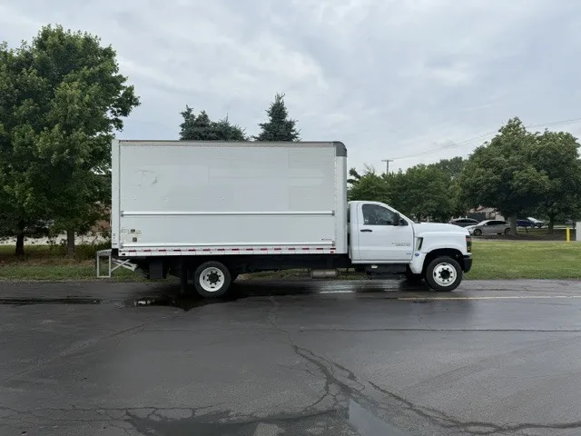 White 2020 Chevrolet Silverado 4500 16 ft Box Truck for sale in Crystal Lake, IL