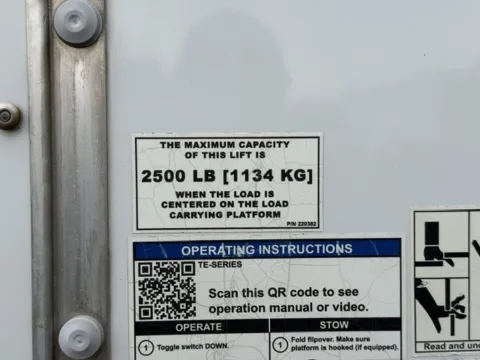 More photos of 2020 Chevrolet Silverado 4500 16 ft Box Truck at Signature Truck Center, IL