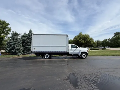 White 2020 Chevrolet Silverado 4500 16 ft Box Truck for sale in Crystal Lake, IL