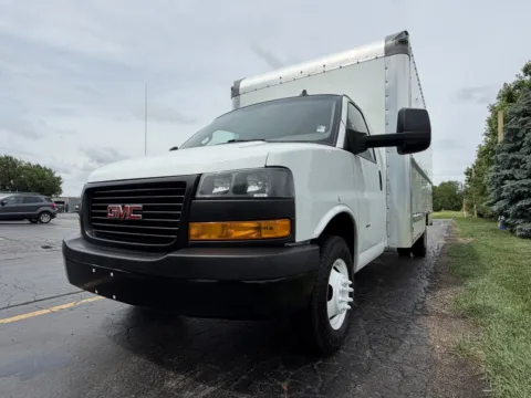 More photos of 2022 GMC Savana 3500 at Signature Truck Center, IL