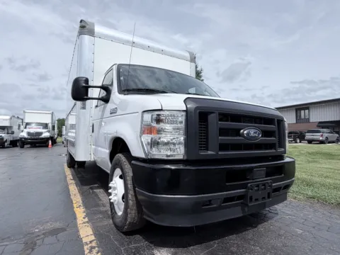 Another view of 2022 Ford E-Series E-350 SD for sale in Crystal Lake, IL at Signature Truck Center