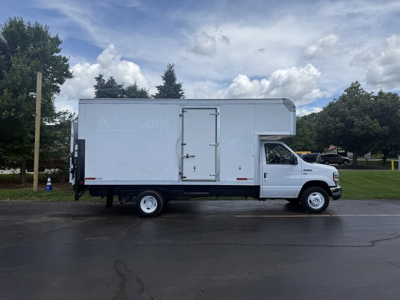 White 2019 Ford E-450 16 FT Attic truck with Liftgate and Side Door for sale in Crystal Lake, IL
