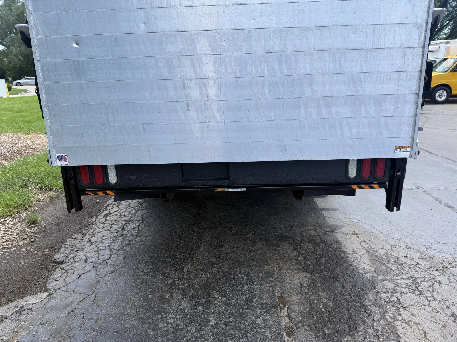 More photos of 2019 Ford E-450 16 FT Attic truck with Liftgate and Side Door at Signature Truck Center, IL