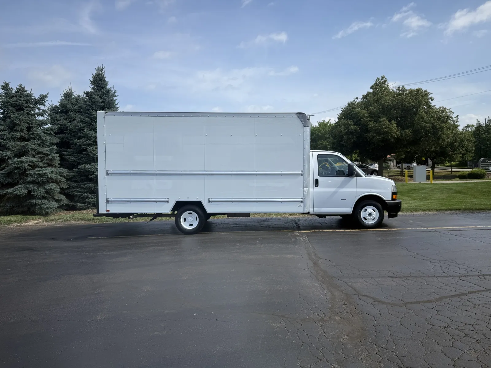 White 2021 GMC Savana 3500 16 FT Box Truck for sale in Crystal Lake, IL