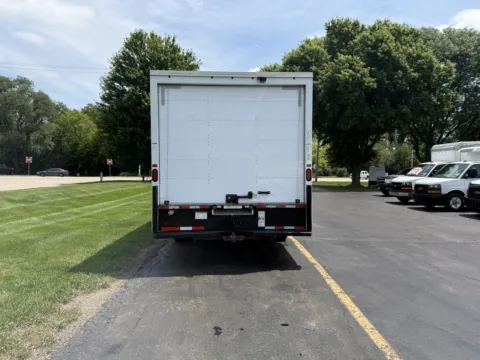 More photos of 2022 Ford E-350 16 FT Box Truck at Signature Truck Center, IL