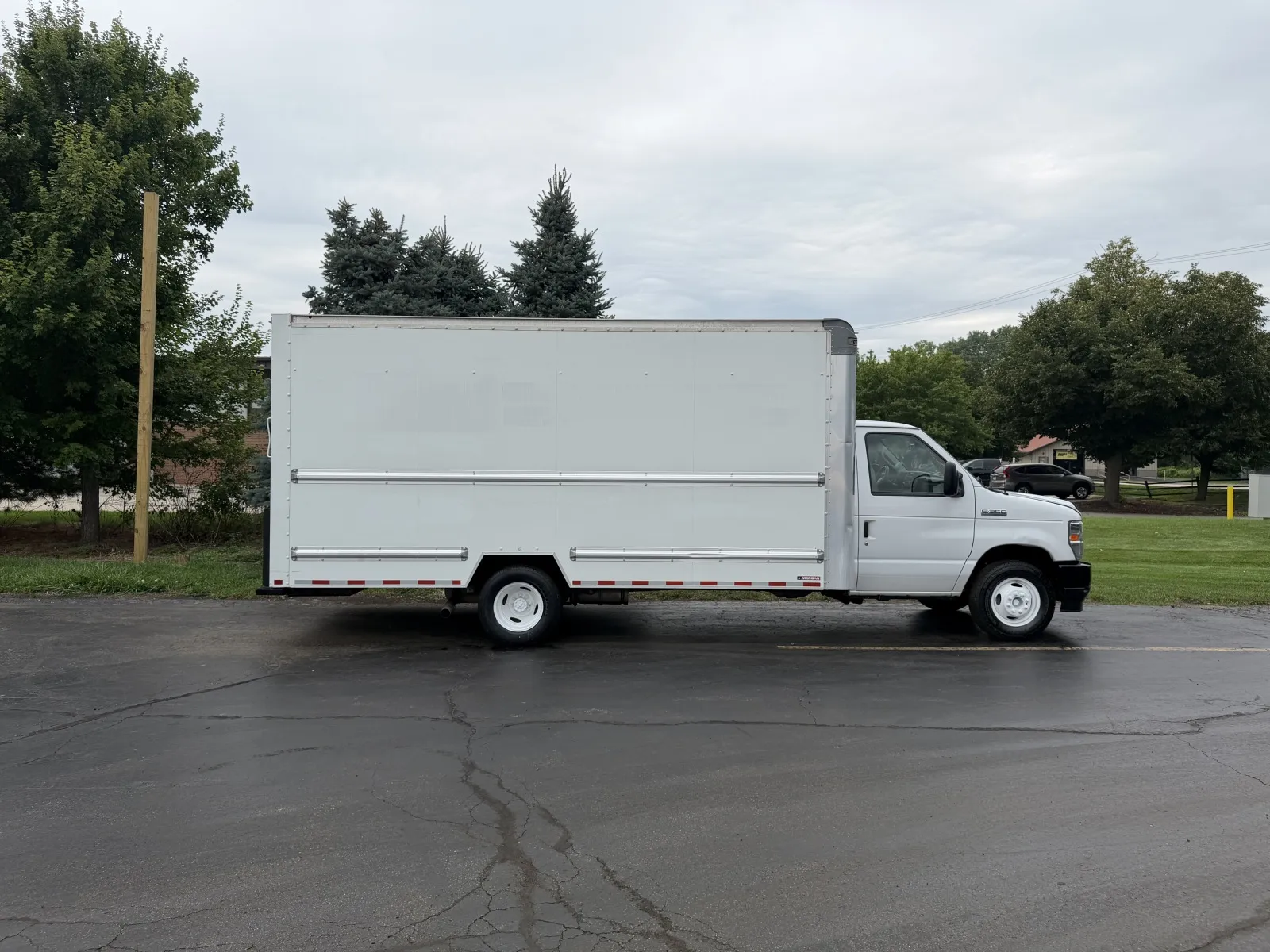 2022 Ford E-350 16 FT Box Truck