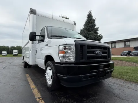 Another view of 2022 Ford E-350 16 FT Box Truck for sale in Crystal Lake, IL at Signature Truck Center