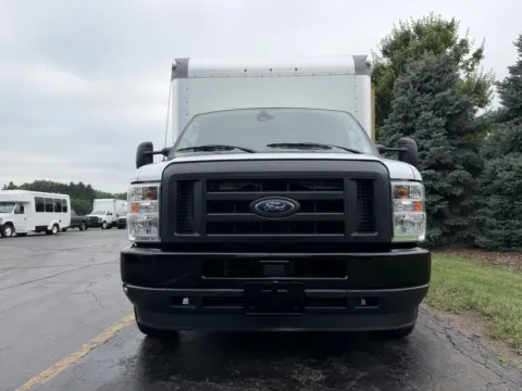 More photos of 2022 Ford E-350 16 FT Box Truck at Signature Truck Center, IL