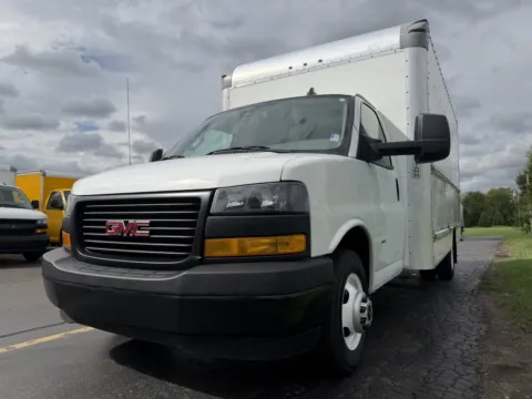 More photos of 2022 GMC Savana 3500 16 FT Box Truck at Signature Truck Center, IL