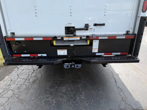 More photos of 2022 GMC Savana 3500 16 FT Box Truck with Shelving and Side Door at Signature Truck Center, IL
