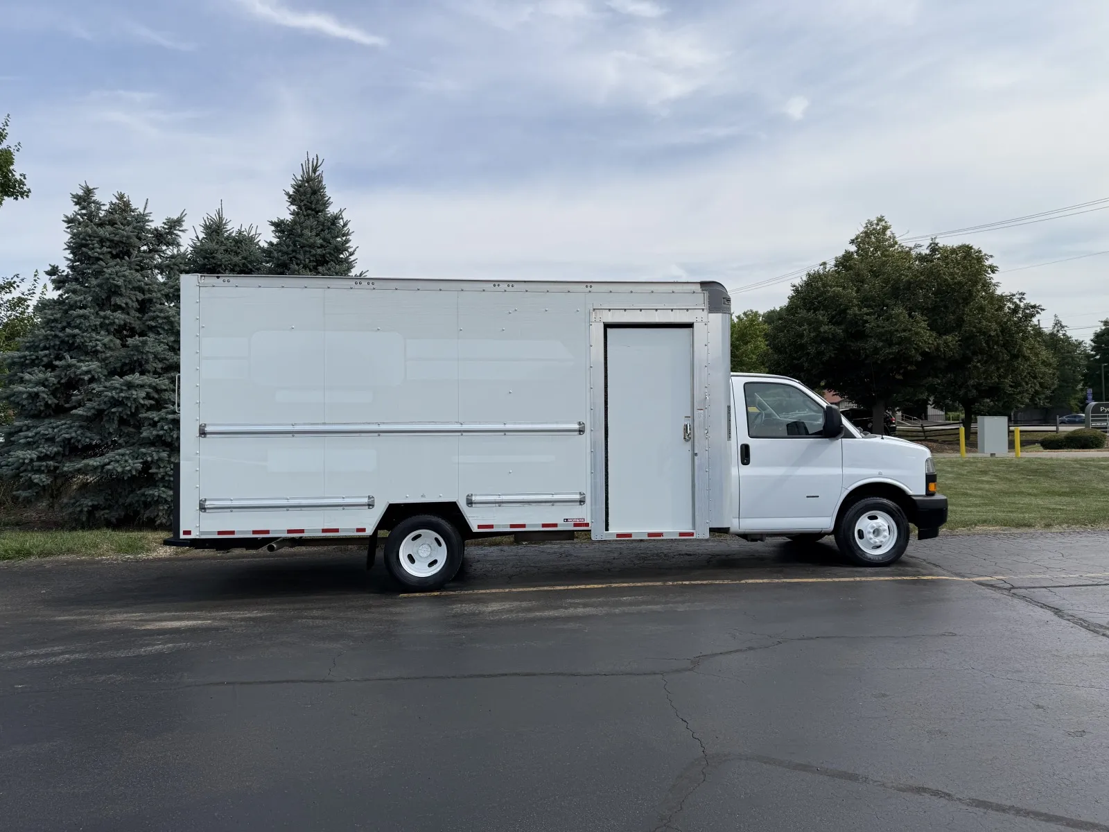 White 2022 GMC Savana 3500 16 FT Box Truck with Shelving and Side Door for sale in Crystal Lake, IL