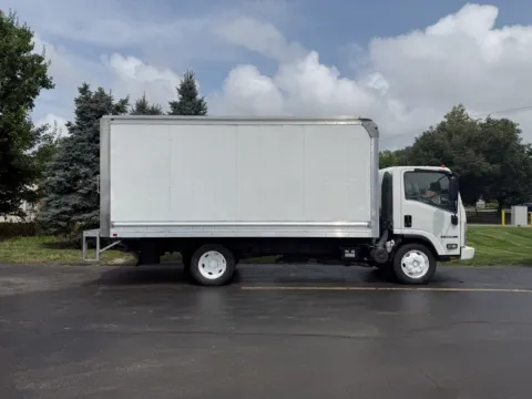 White 2019 Isuzu NPR HD 16 FT Box Truck with Liftgate for sale in Crystal Lake, IL