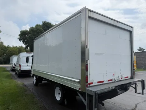 More photos of 2019 Isuzu NPR HD 16 FT Box Truck with Liftgate at Signature Truck Center, IL