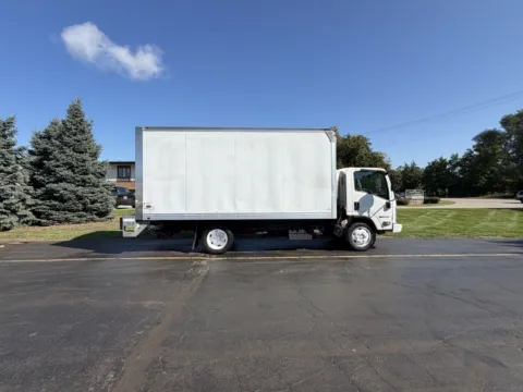 White 2020 Isuzu NPR HD 16 FT Box Truck with Liftgate for sale in Crystal Lake, IL