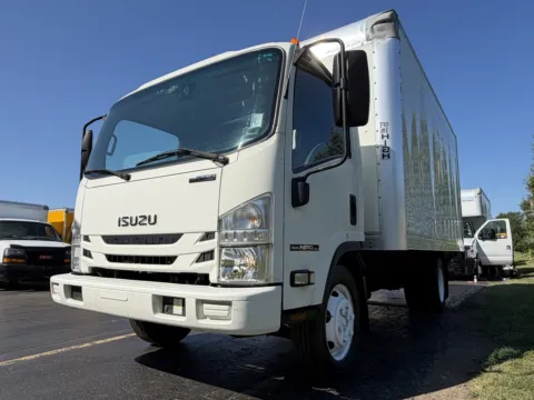 More photos of 2020 Isuzu NPR HD 16 FT Box Truck with Liftgate at Signature Truck Center, IL
