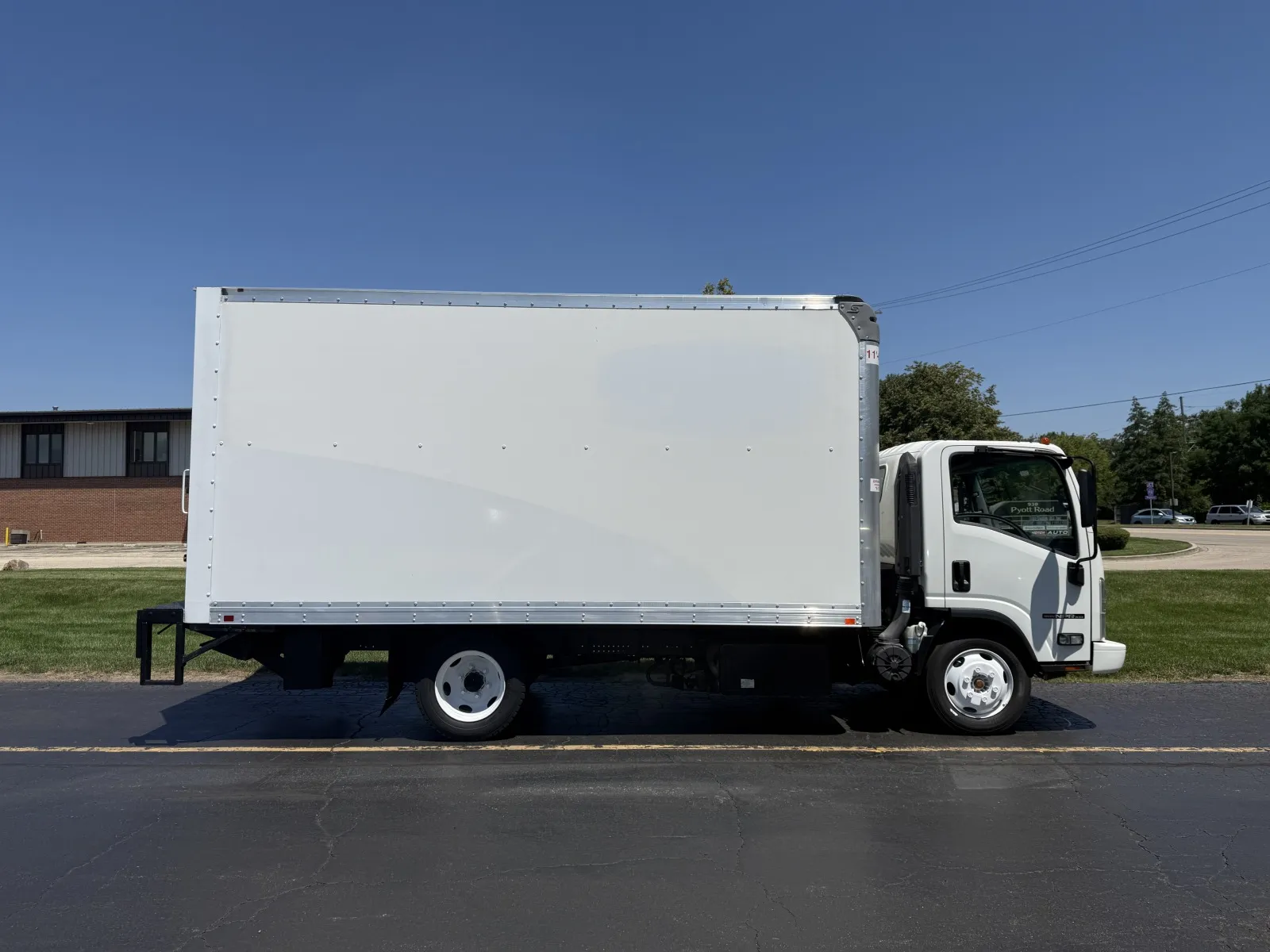 White 2021 Isuzu NPR HD 16 FT Box Truck with Liftgate for sale in Crystal Lake, IL