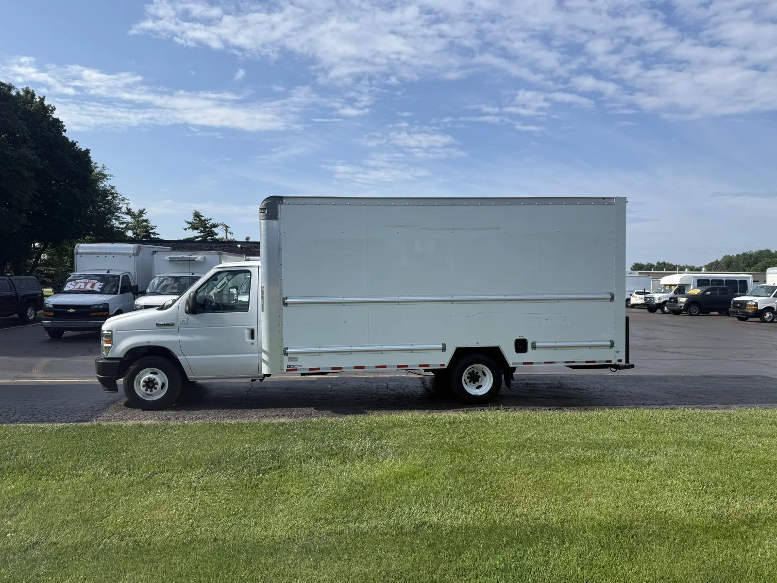 2022 Ford E-350 16ft Box Truck