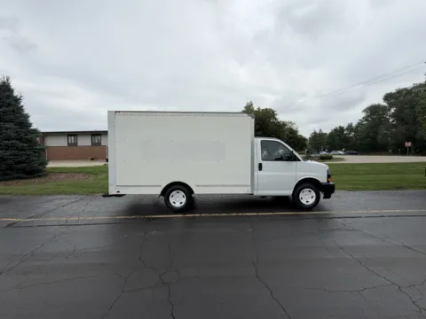 White 2019 GMC 3500 12ft Box Truck for sale in Crystal Lake, IL