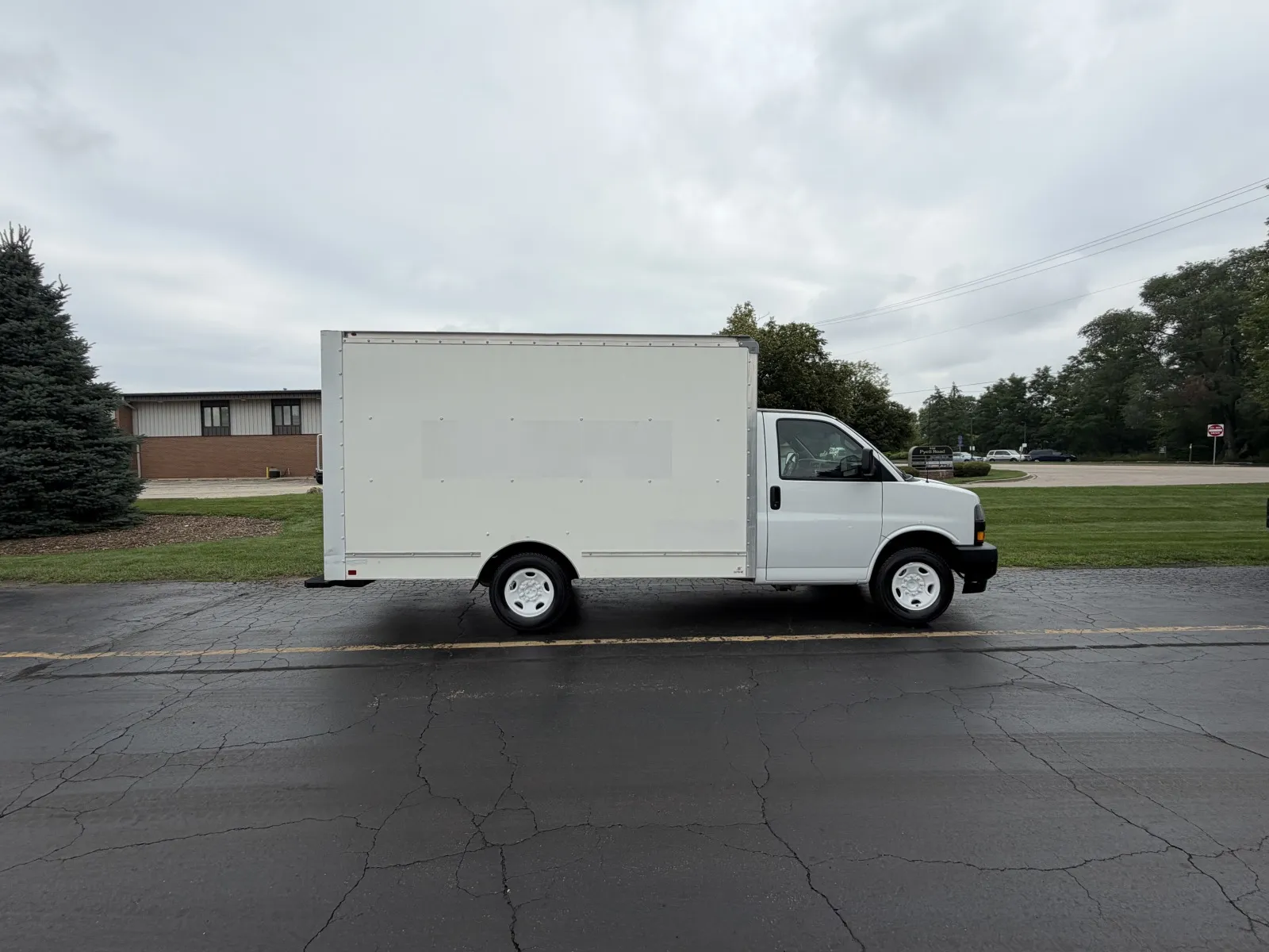 White 2019 GMC 3500 12ft Box Truck for sale in Crystal Lake, IL