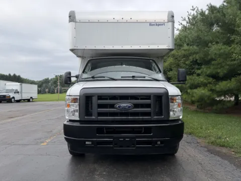 More photos of 2023 Ford E-450 16ft Box Truck with Attic, Liftgate and Side Door at Signature Truck Center, IL