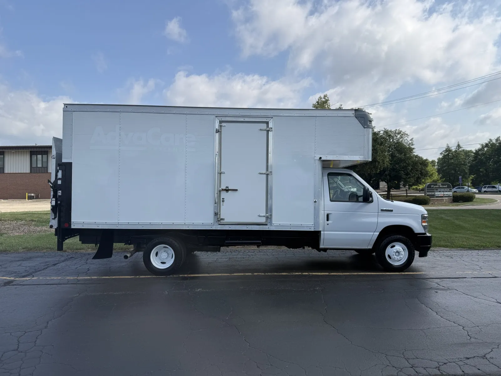 2023 Ford E-450 16ft Box Truck with Attic, Liftgate and Side Door