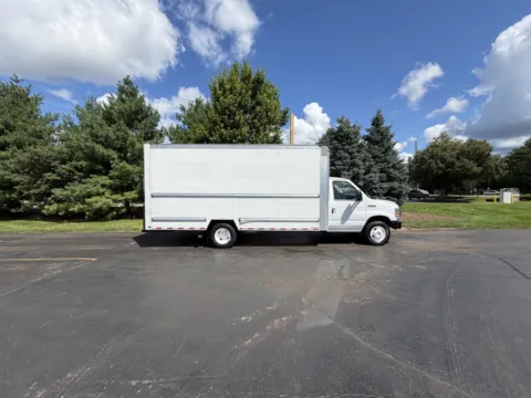 White 2022 Ford E-350 16ft Box Truck for sale in Crystal Lake, IL