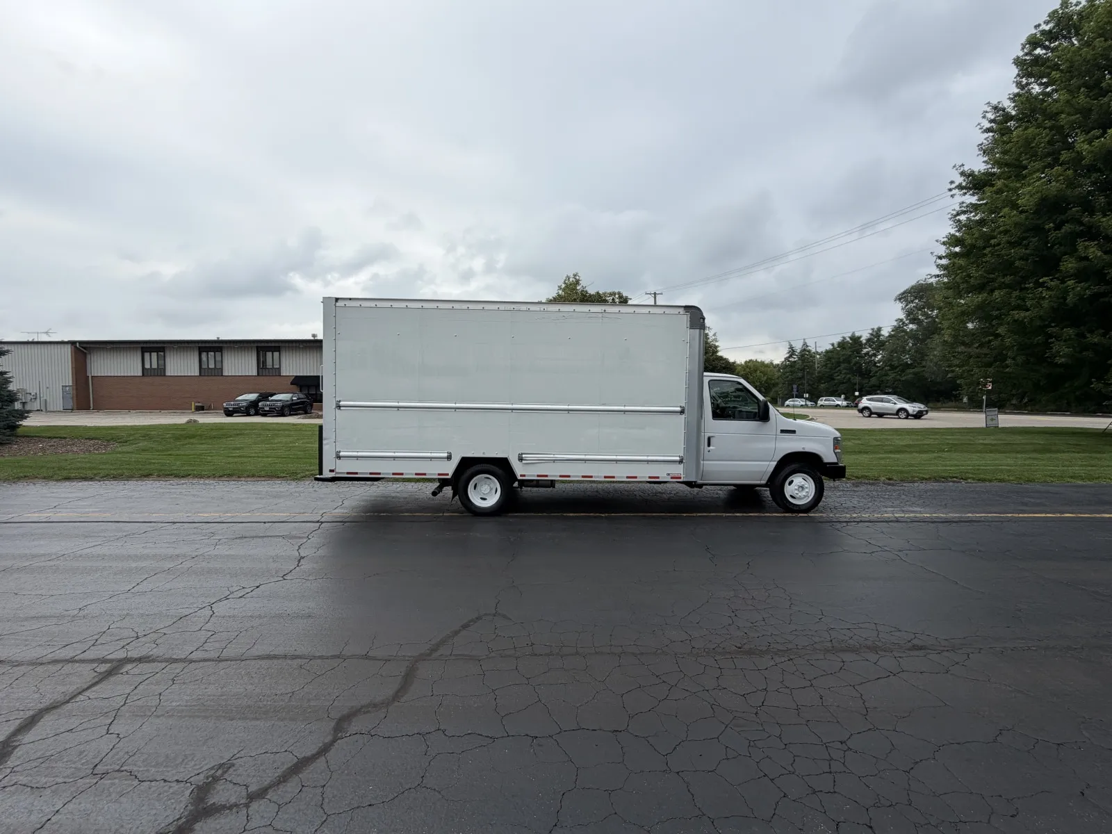 2022 Ford E-350 16ft Box Truck
