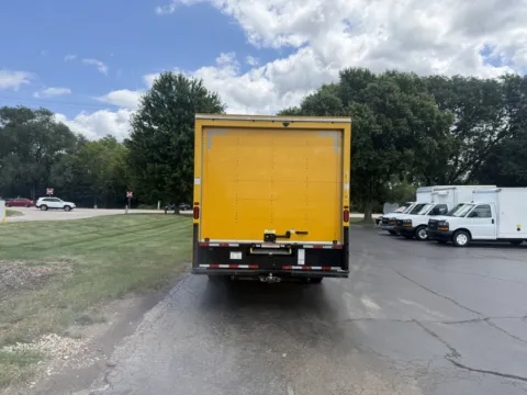 More photos of 2023 GMC 3500 16ft Box Truck at Signature Truck Center, IL