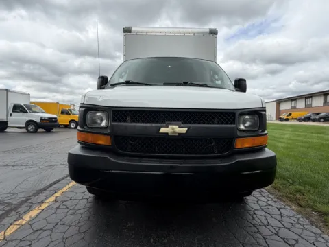 More photos of 2016 Chevrolet 3500 12ft Box Truck at Signature Truck Center, IL