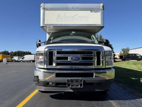More photos of 2021 Ford E450 16ft Box Truck at Signature Truck Center, IL