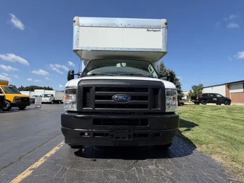 More photos of 2023 Ford E450 16ft Box Truck at Signature Truck Center, IL