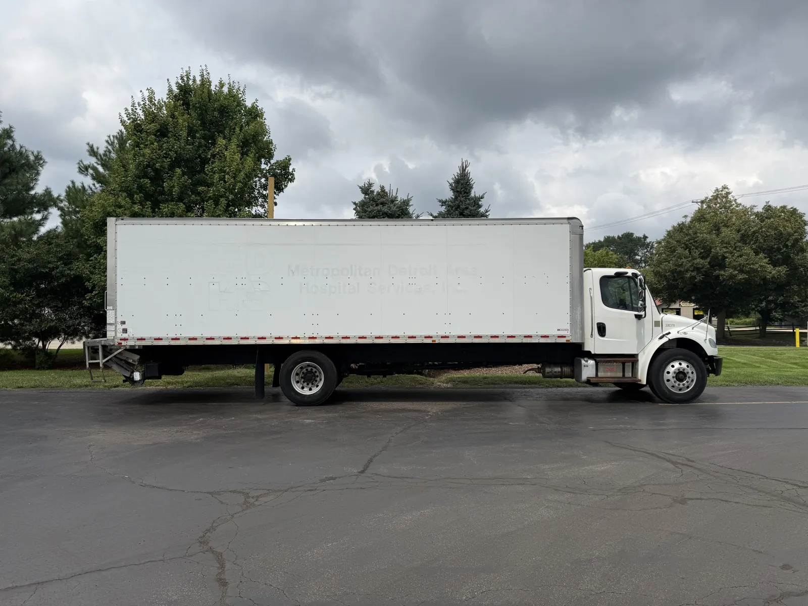 White 2020 Freightliner M2 28ft Box Truck for sale in Crystal Lake, IL