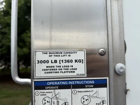More photos of 2020 Freightliner M2 28ft Box Truck at Signature Truck Center, IL