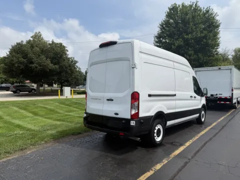 More photos of 2020 Ford Transit 250 at Signature Truck Center, IL
