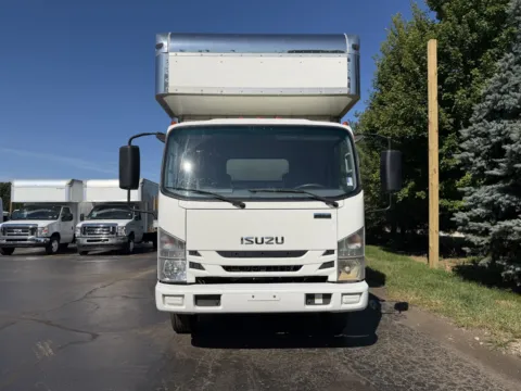 More photos of 2020 Isuzu NRR 20ft Box Truck with Attic at Signature Truck Center, IL