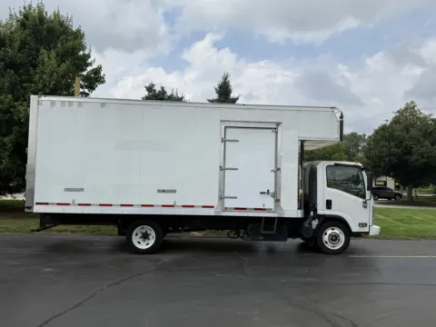 White 2020 Isuzu NRR 20ft Box Truck with Attic for sale in Crystal Lake, IL
