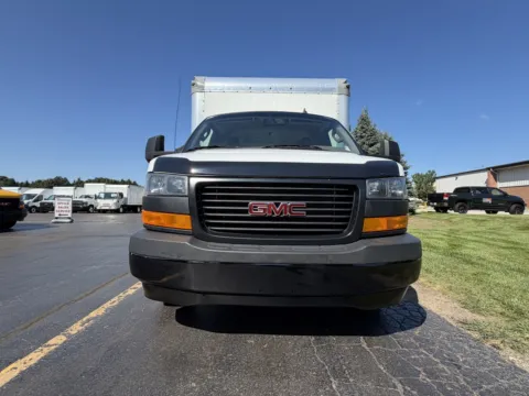 More photos of 2022 GMC Savana 3500 at Signature Truck Center, IL